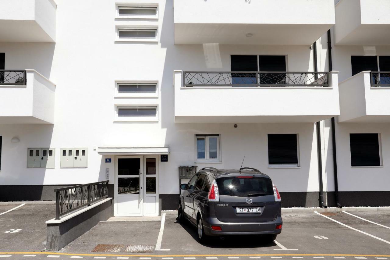 Apartment Little Marijeta Trogir Exteriör bild