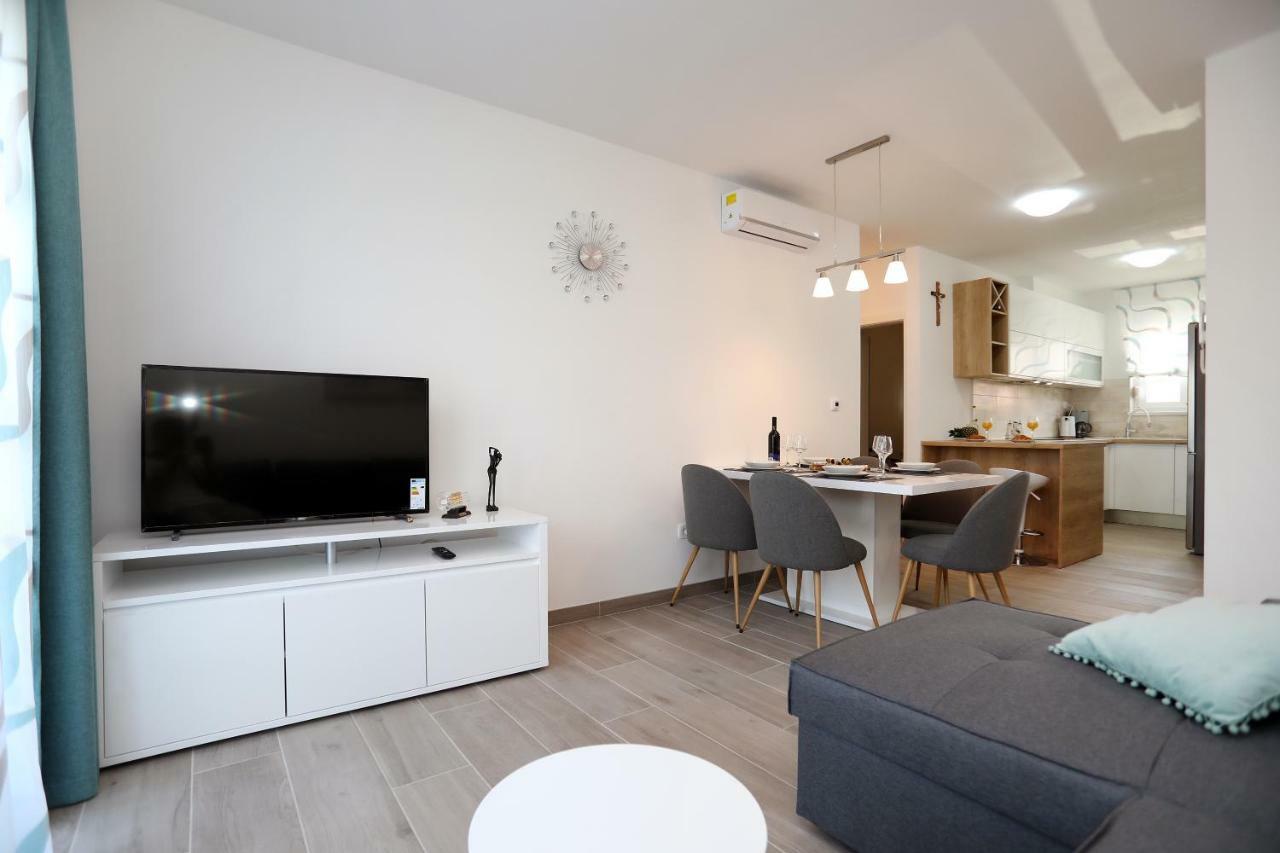 Apartment Little Marijeta Trogir Exteriör bild