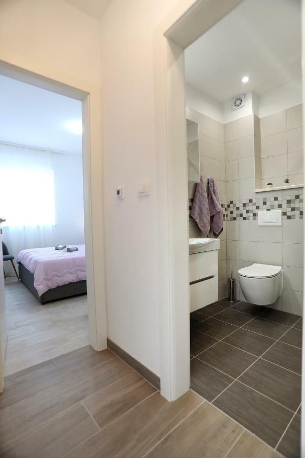 Apartment Little Marijeta Trogir Exteriör bild